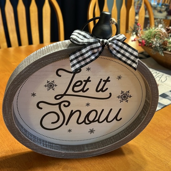 Adams & Co “Let it snow” wooden sign - NWT - Picture 5 of 5